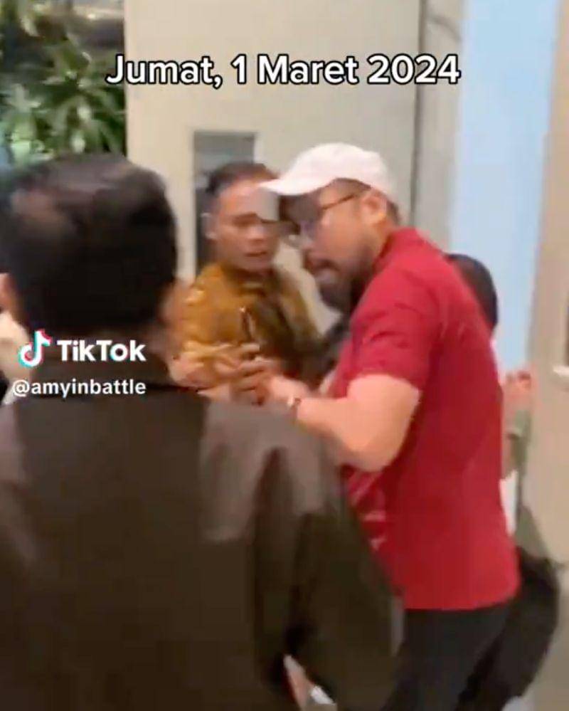 Twitter.com/amyinbattle